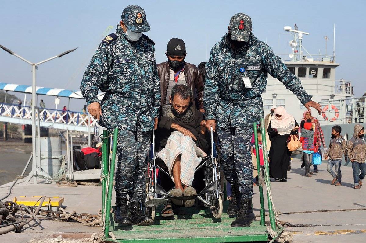 Bangladeş, tepkilere rağmen Arakanlı Müslümanları Bhasan Char Adası'na gönderiyor