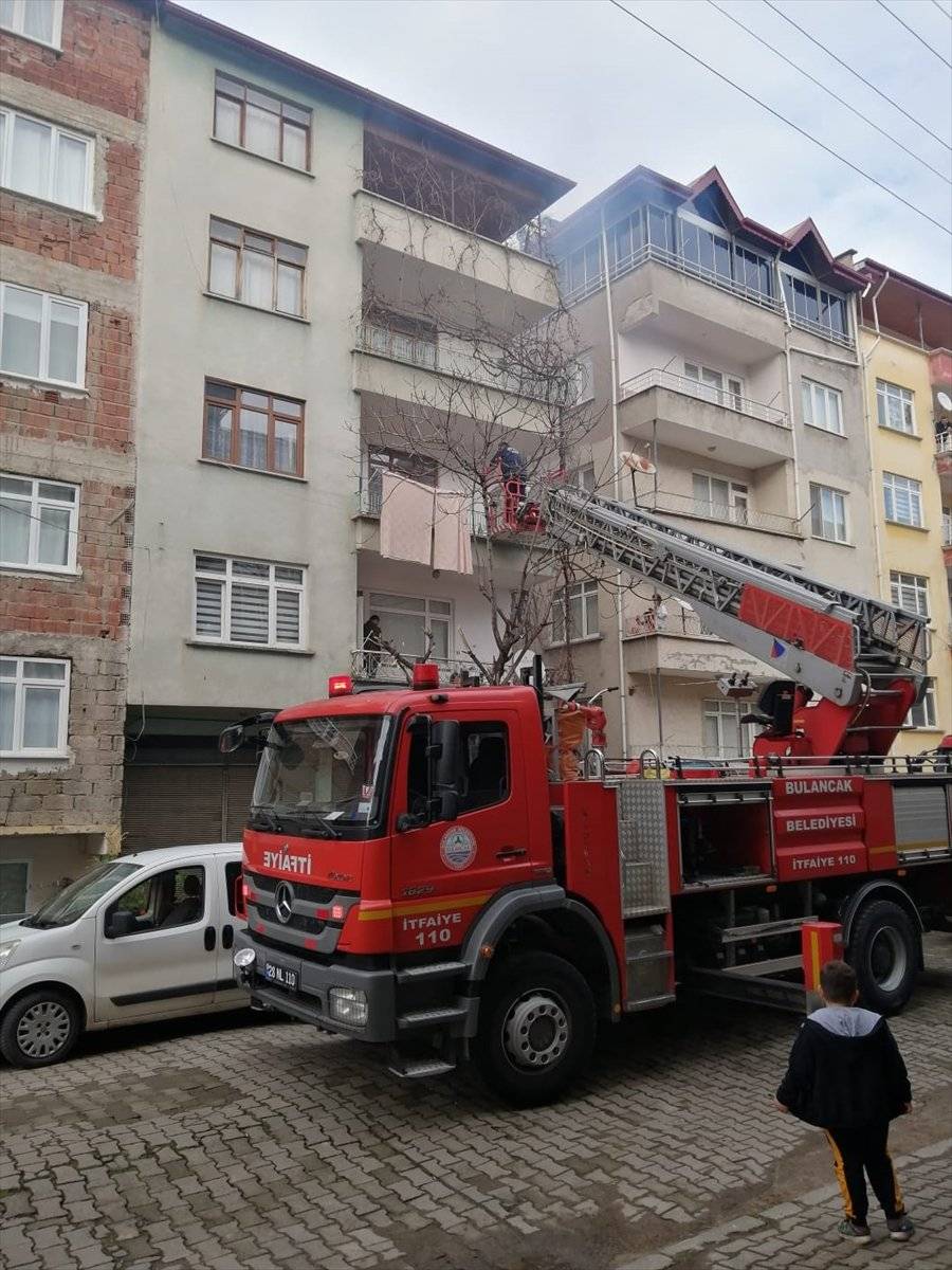 Giresun'da kedisi telef olan ev sahibi uzun süre ağladı