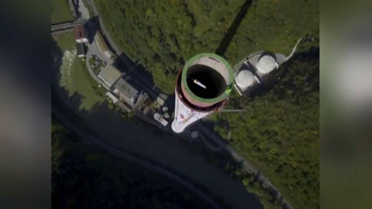 Slovenya'da 360 metrelik bacaya 8 saatte rekor tırmanış