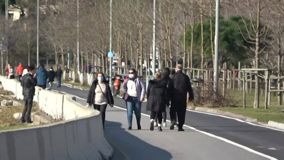 Güneşi gören İstanbullular kısıtlamayı unuttu