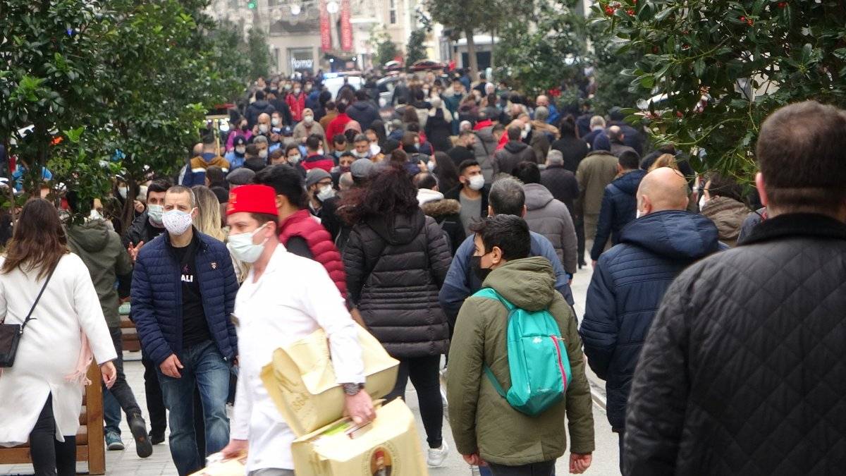 İstiklal Caddesi’nde tedirgin eden yoğunluk