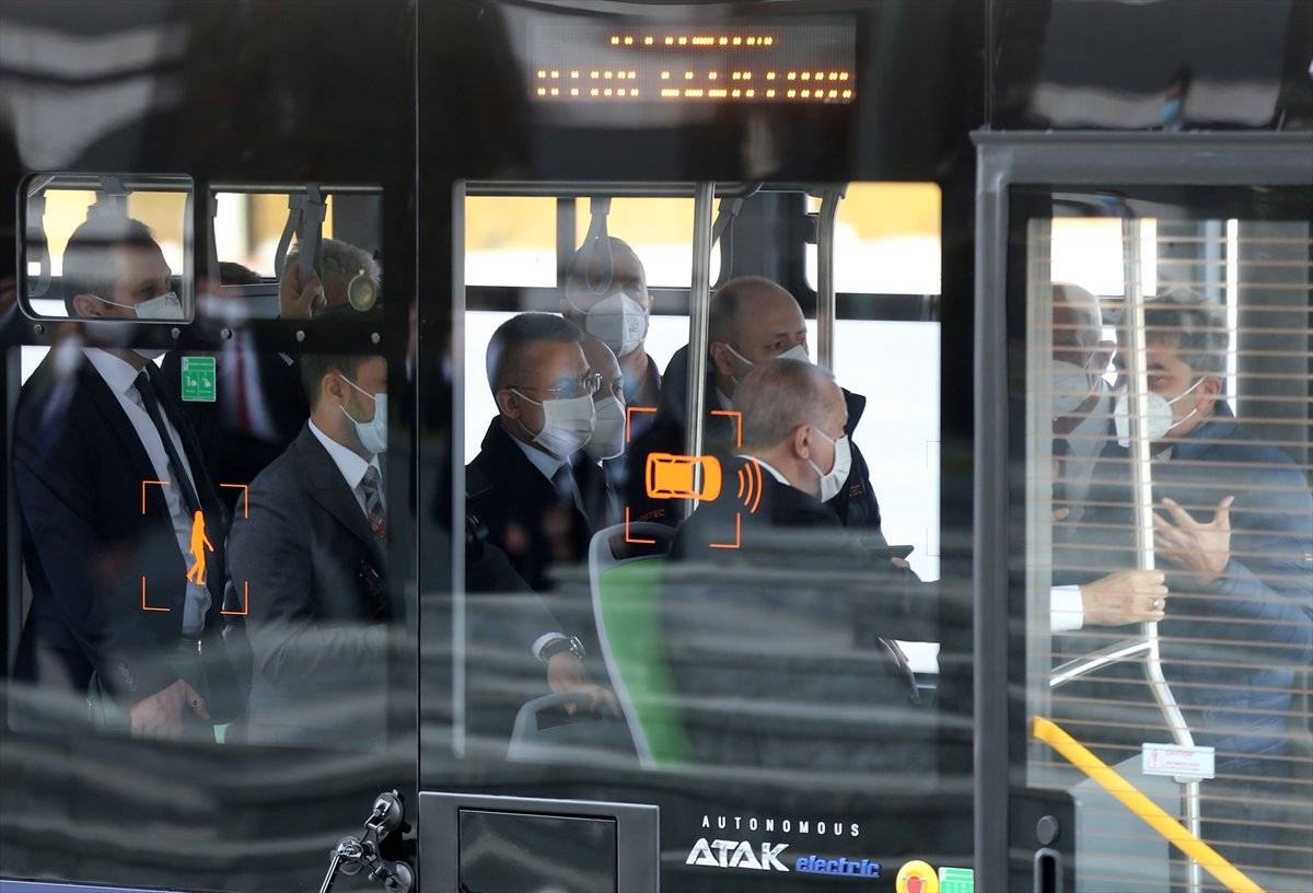 Cumhurbaşkanı Erdoğan, sürücüsüz otobüsün tanıtımına katıldı