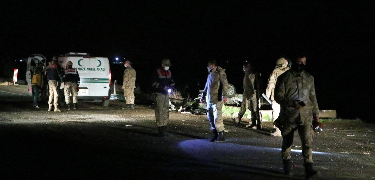 Şanlıurfa’da kamyon ile otomobil çarpıştı: 4 ölü