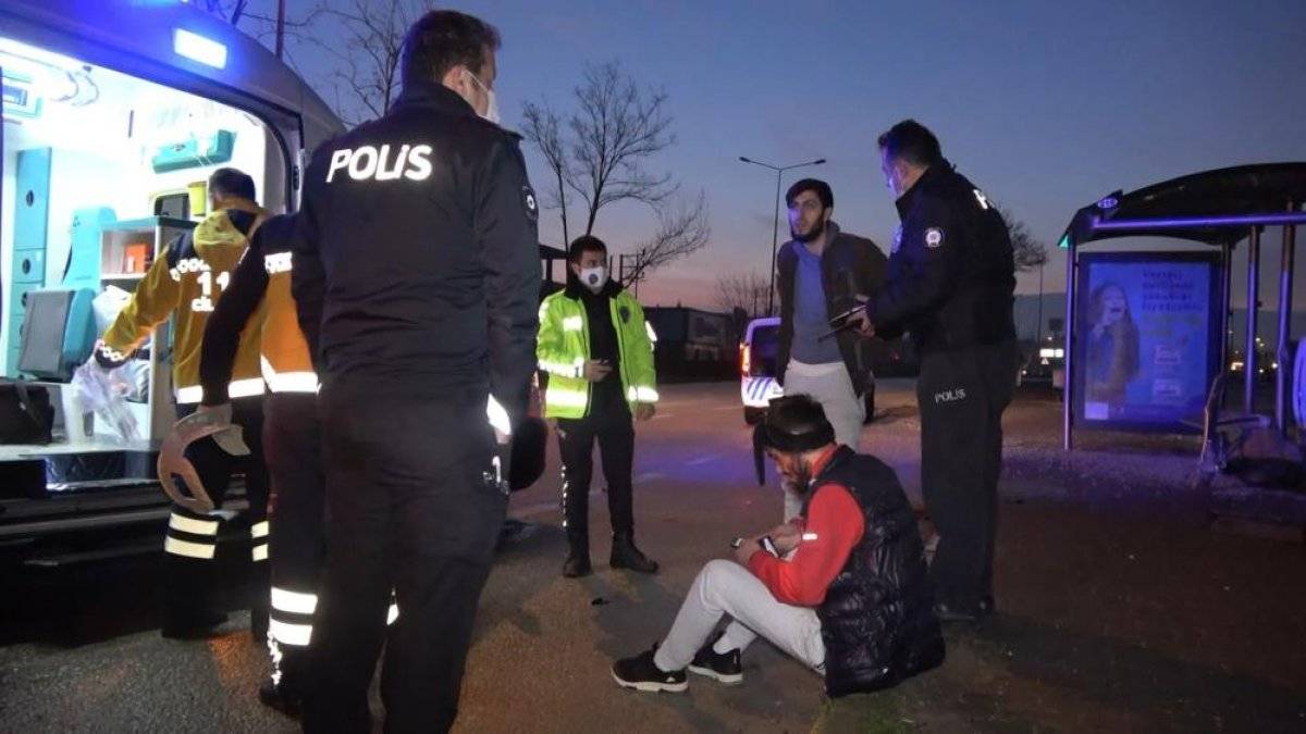 Bursa'da kaza yapan sürücü, yaralı arkadaşlarını bırakıp kaçtı