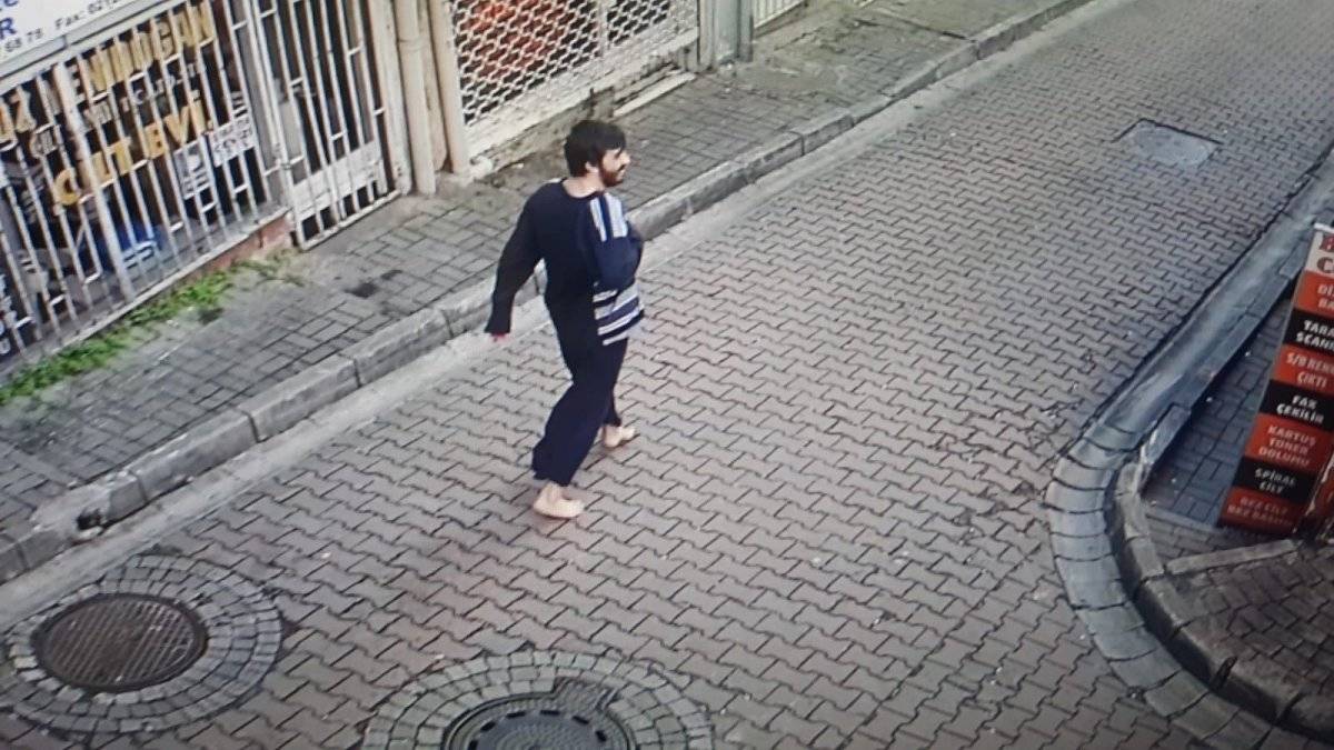 Beşiktaş'ta bıçaklanan kişi kendini pijamalarla sokağa attı