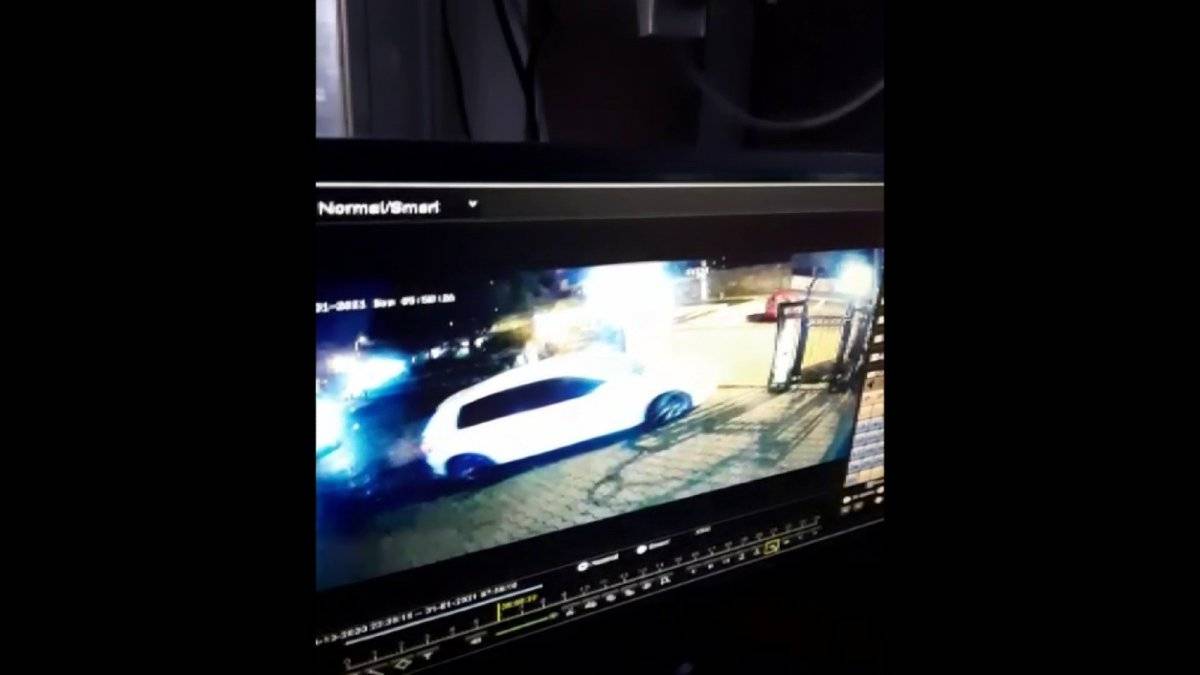 Pendik’te site sakini gibi davranıp, otomobilleri çaldılar