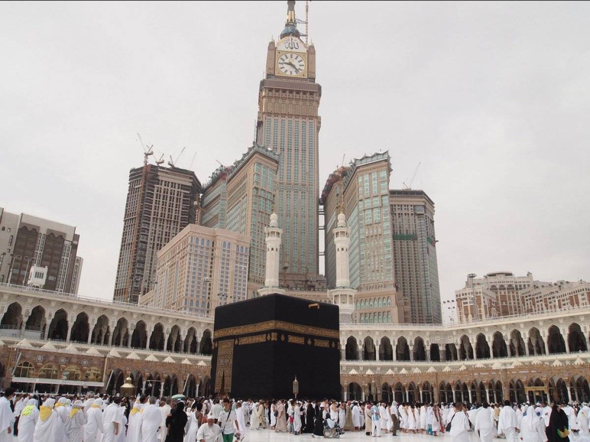 Kabe'nin etrafında yükselen rezidans oteller