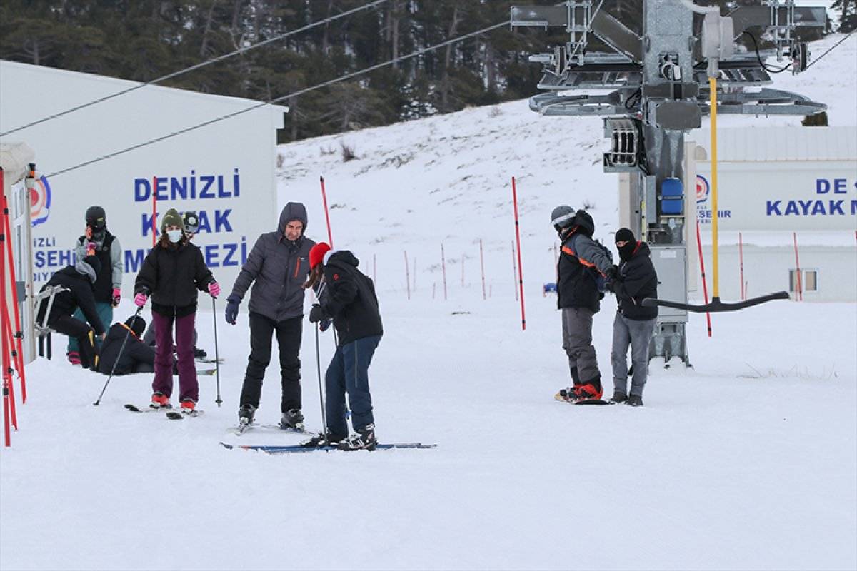 Denizli'de kayak sezonu açıldı