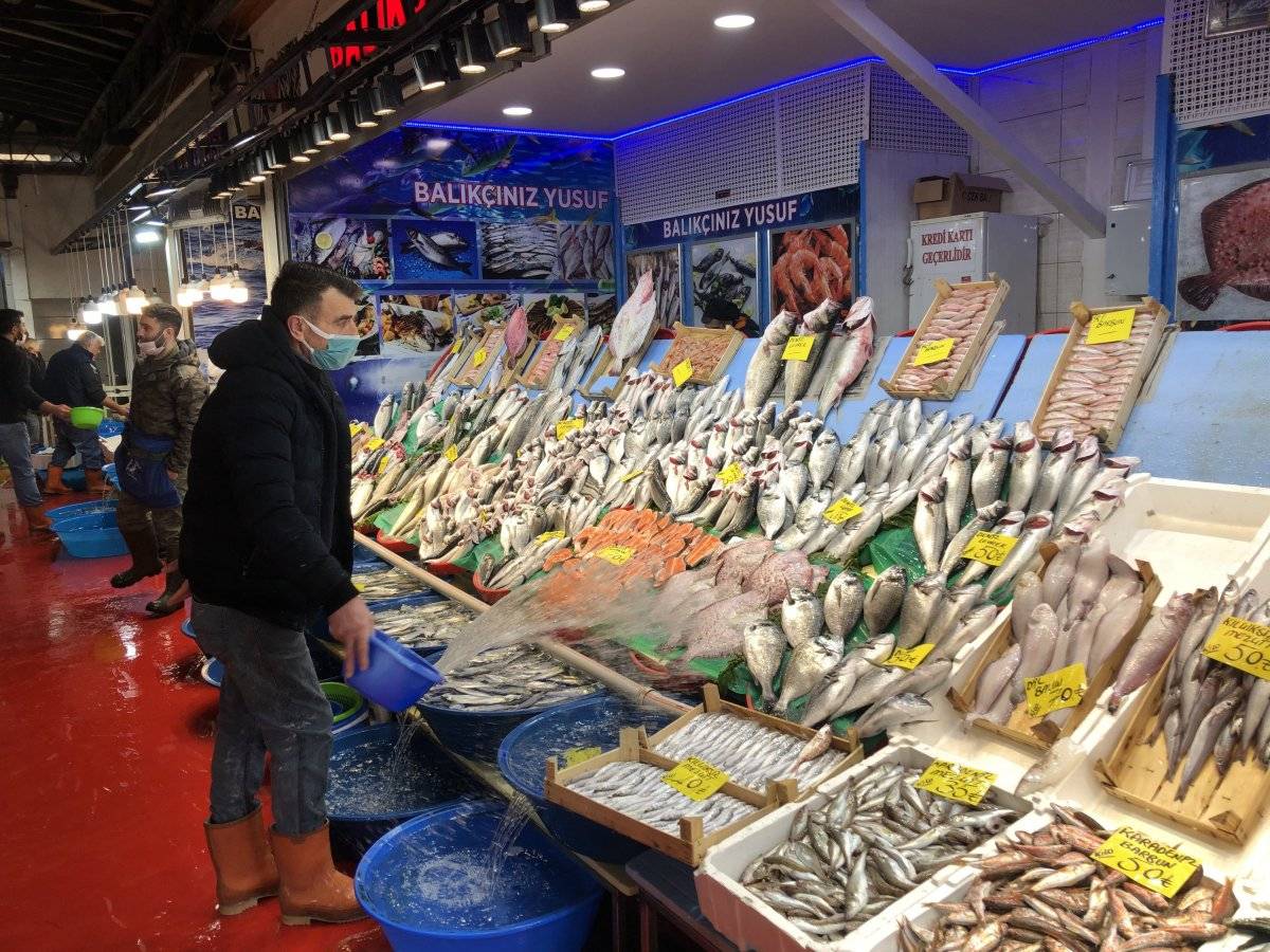 İstanbul'da hamsinin fiyatı 40 liraya yükseldi