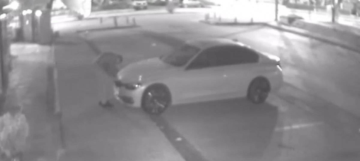 Gaziantep'te lüks aracın armasını çaldı, yakalandı