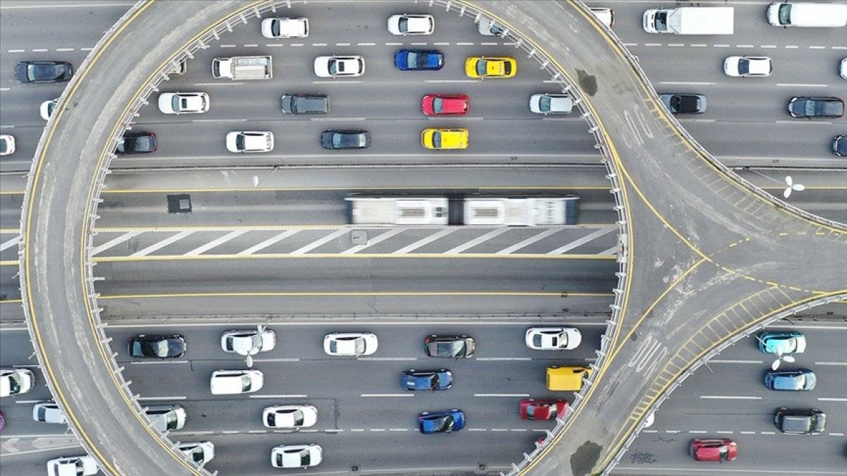 İstanbul ekonomide yük akı oldu