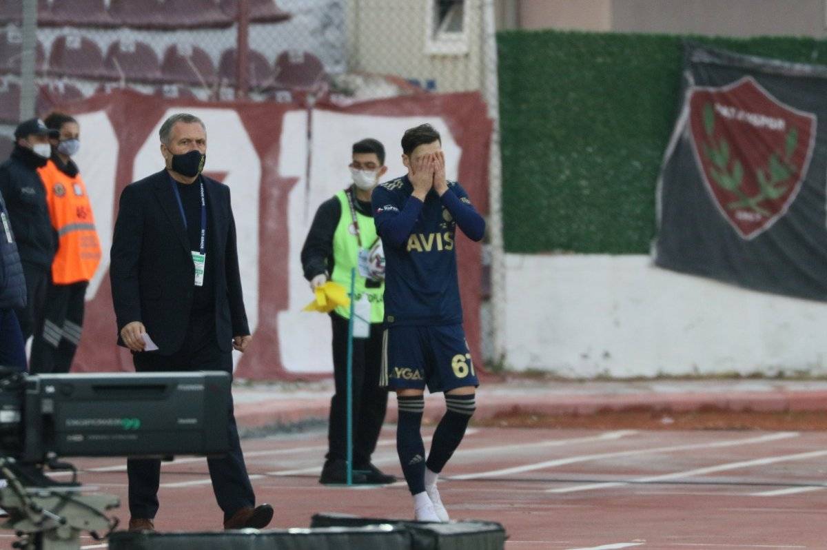 Mesut Özil ilk maçına çıktı