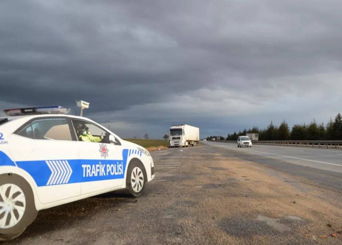 Eskişehir'de güneş enerjili 3 boyutlu ‘maket polis aracı’ üretildi