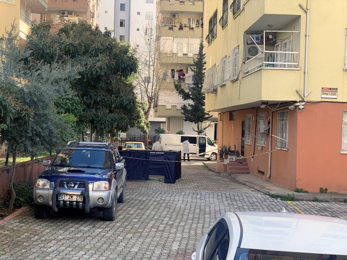 Adana’da 12'nci kattan düşen genç kız hayatını kaybetti