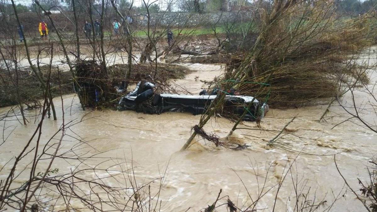 İzmir'deki selde can kaybı 2'ye yükseldi