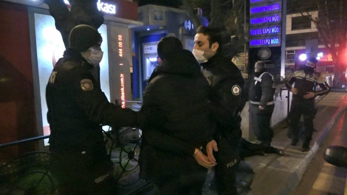 Bursa’da kısıtlamada yakalandılar: Bize ceza yazamazsınız