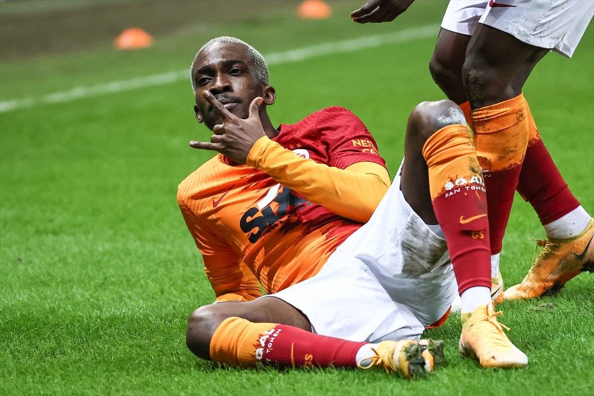 Galatasaray, Başakşehir'i 3 golle yendi