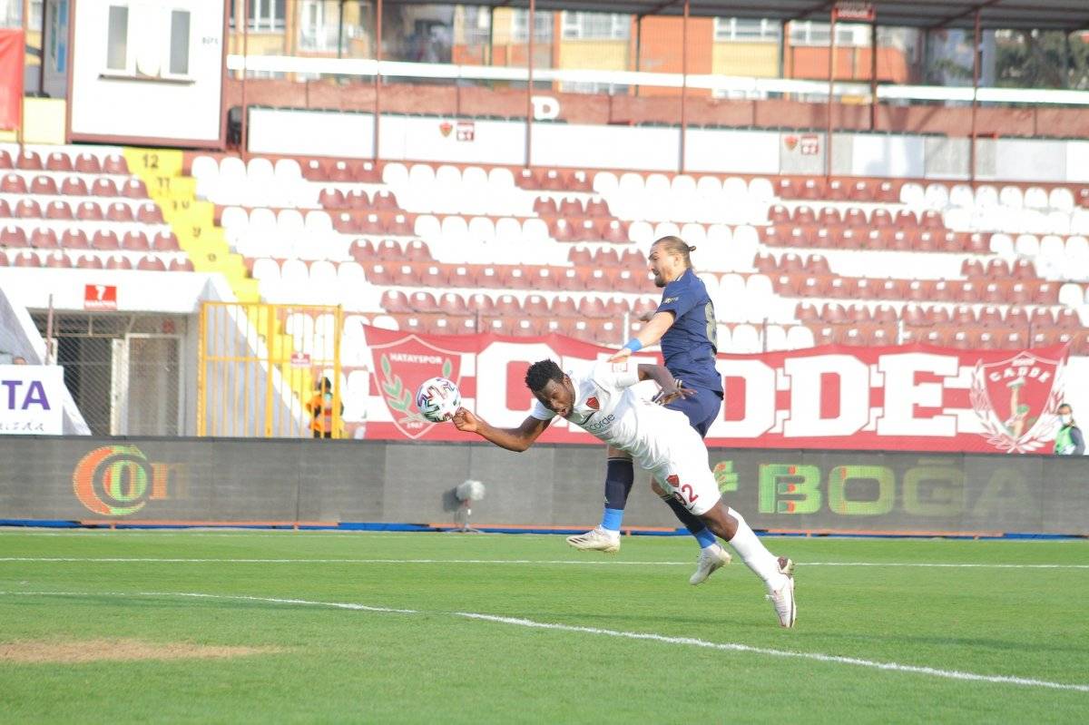 Hatayspor'un penaltı beklediği pozisyon