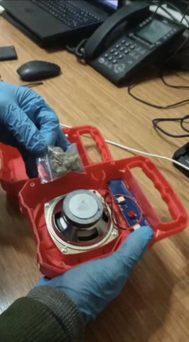 İstanbul’da kargoya verilen radyodan uyuşturucu çıktı