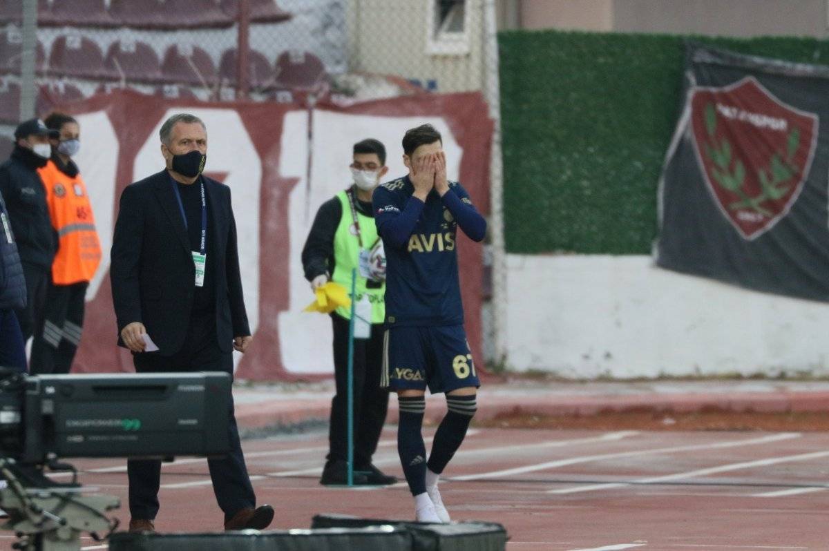 Mesut Özil: Takım arkadaşlarım için dua ediyorum