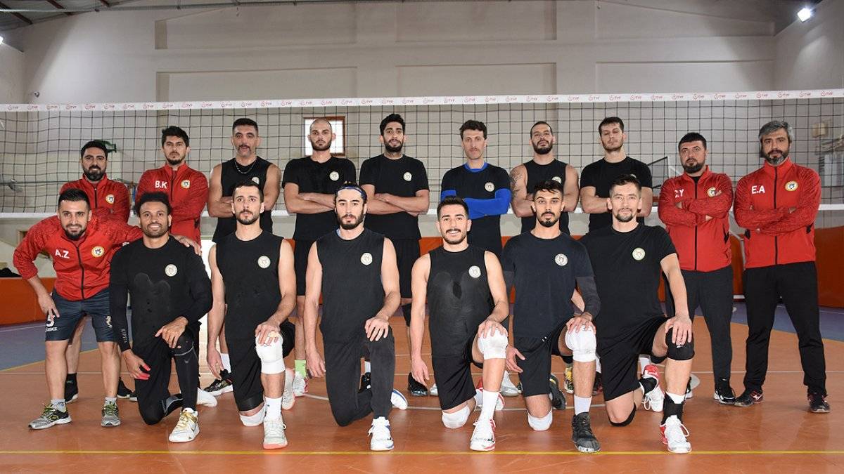 Cizre'nin gururu erkek voleybol takımı