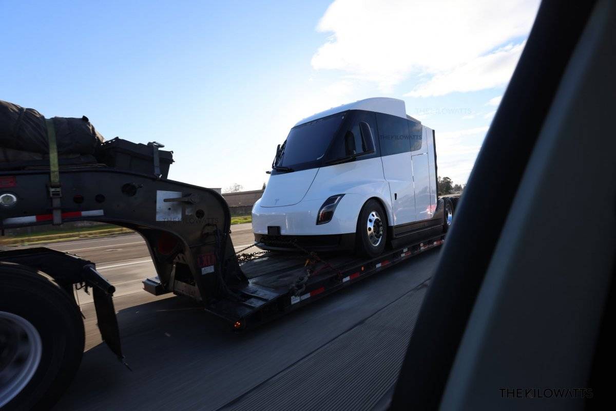 TESLA SEMI
