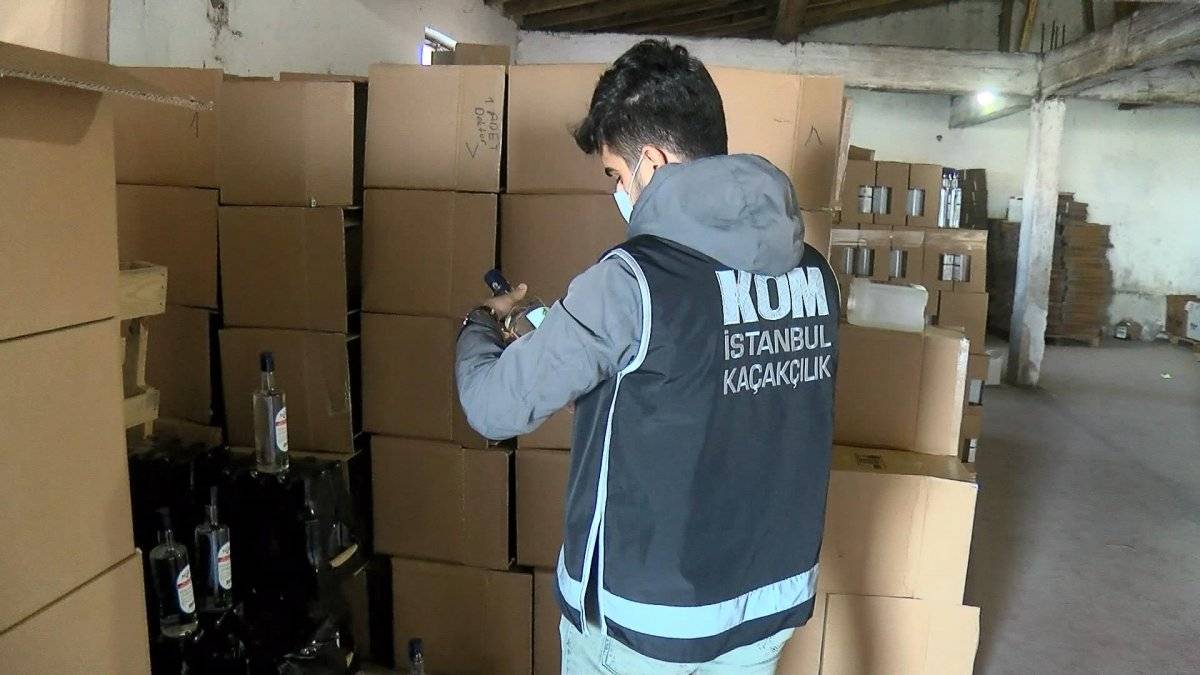 Büyükçekmece’de ahırda 9 ton sahte alkol ele geçirildi