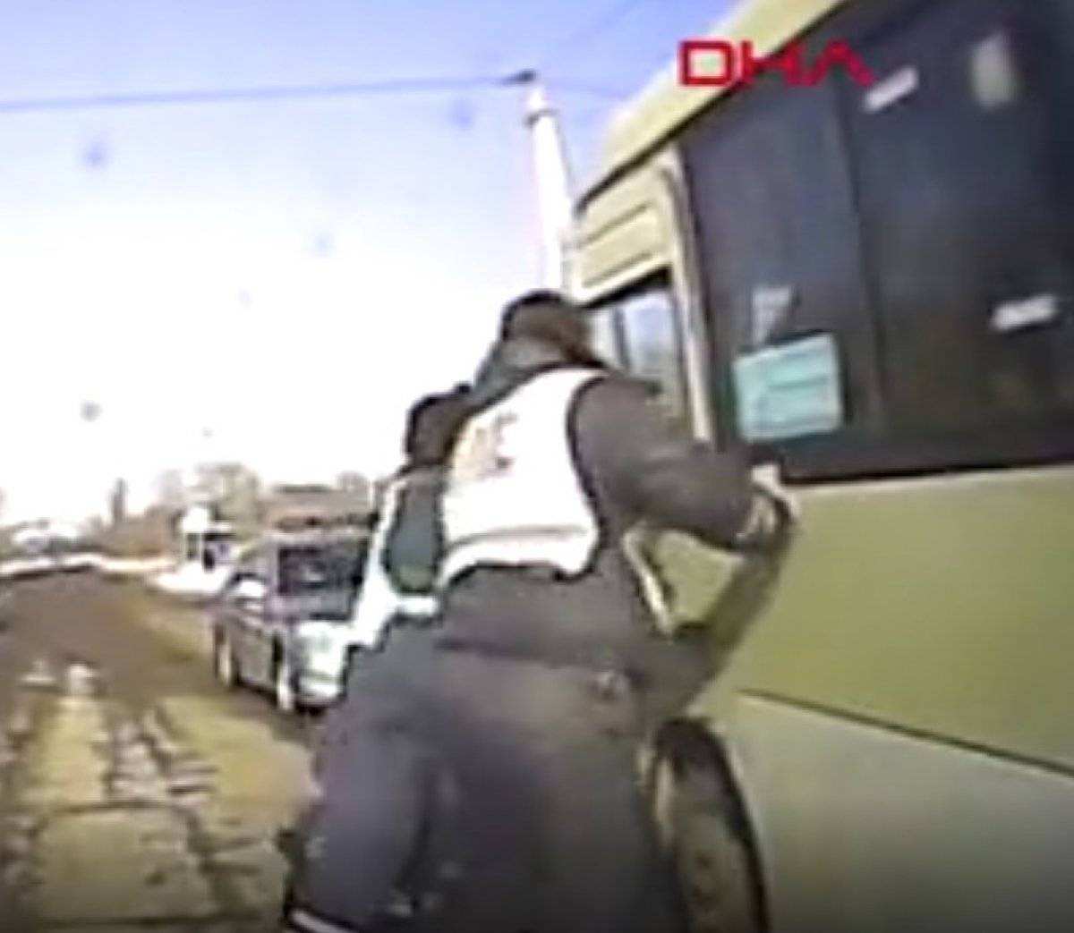 Rusya’da ehliyetsiz ve alkollü sürücü otobüsü kaçırdı