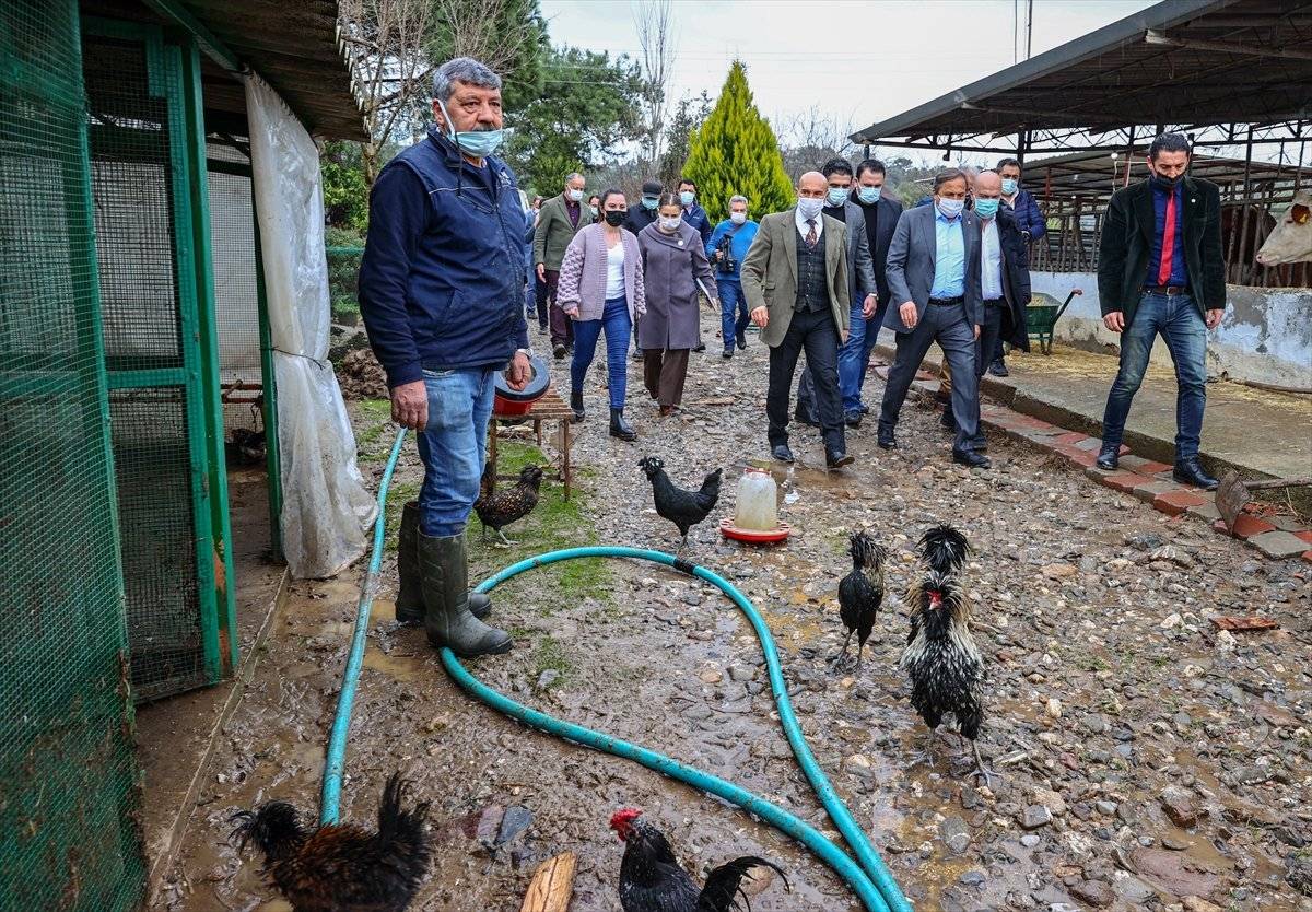 CHP heyeti, sel felaketinin yaşandığı İzmir'de incelemelerde bulundu