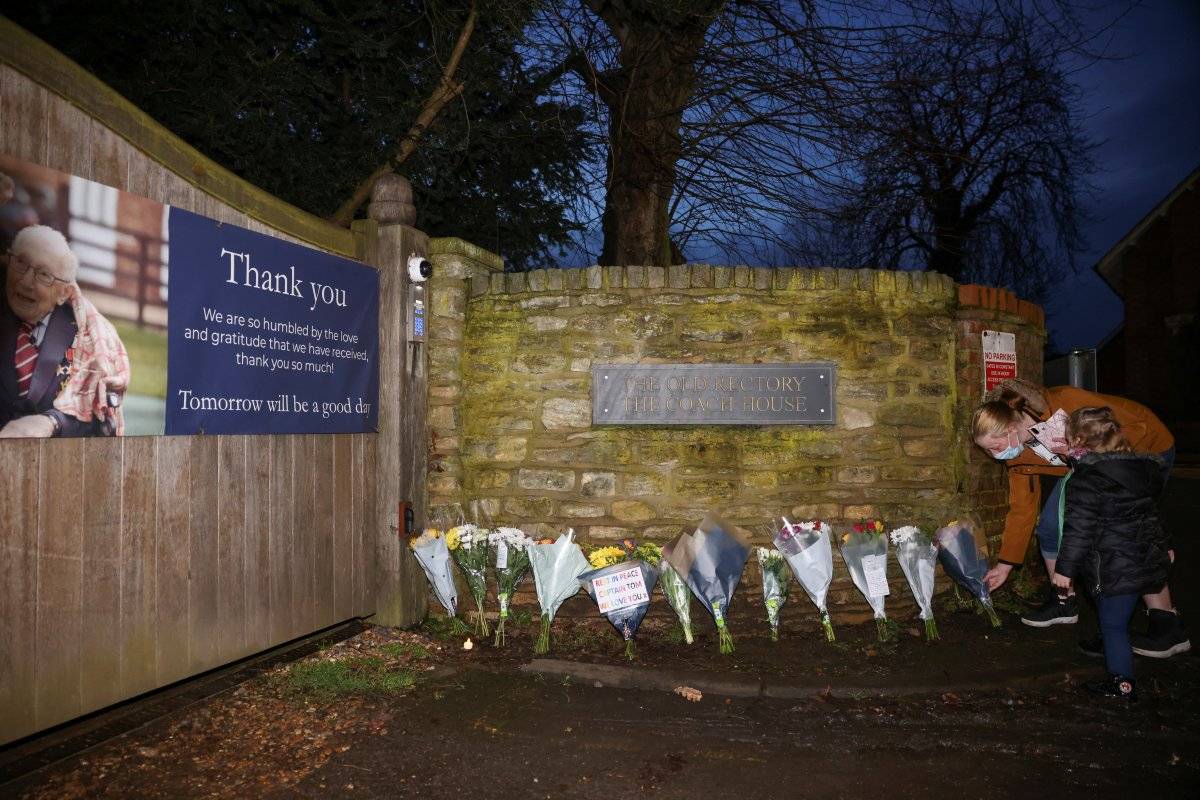 İngiliz savaş gazisi Moore koronadan yaşamını yitirdi