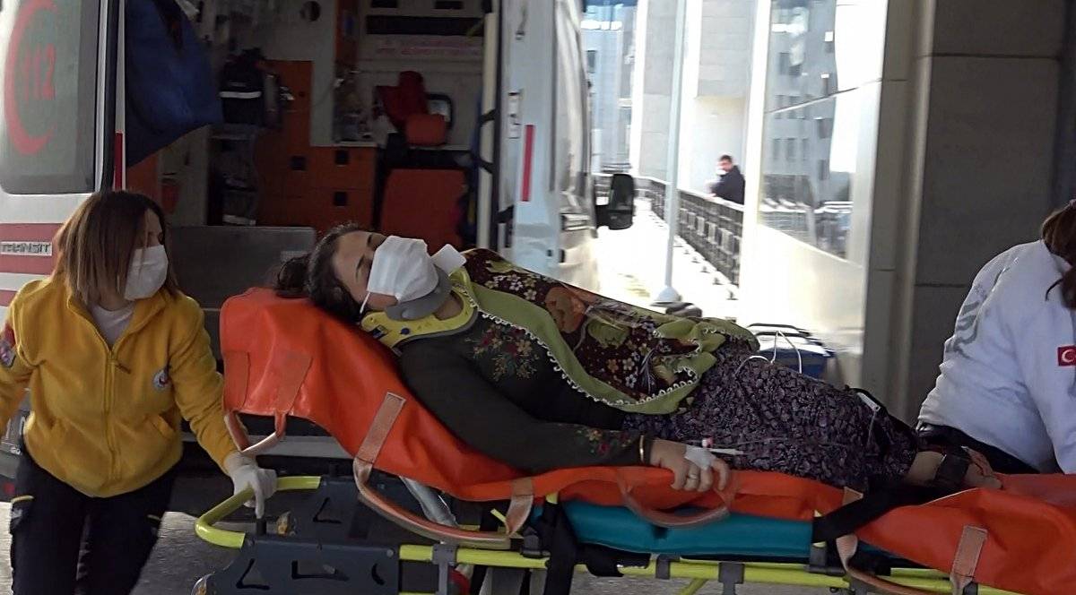 Düzce’de başına odunla vuran eşini karnından bıçakladı