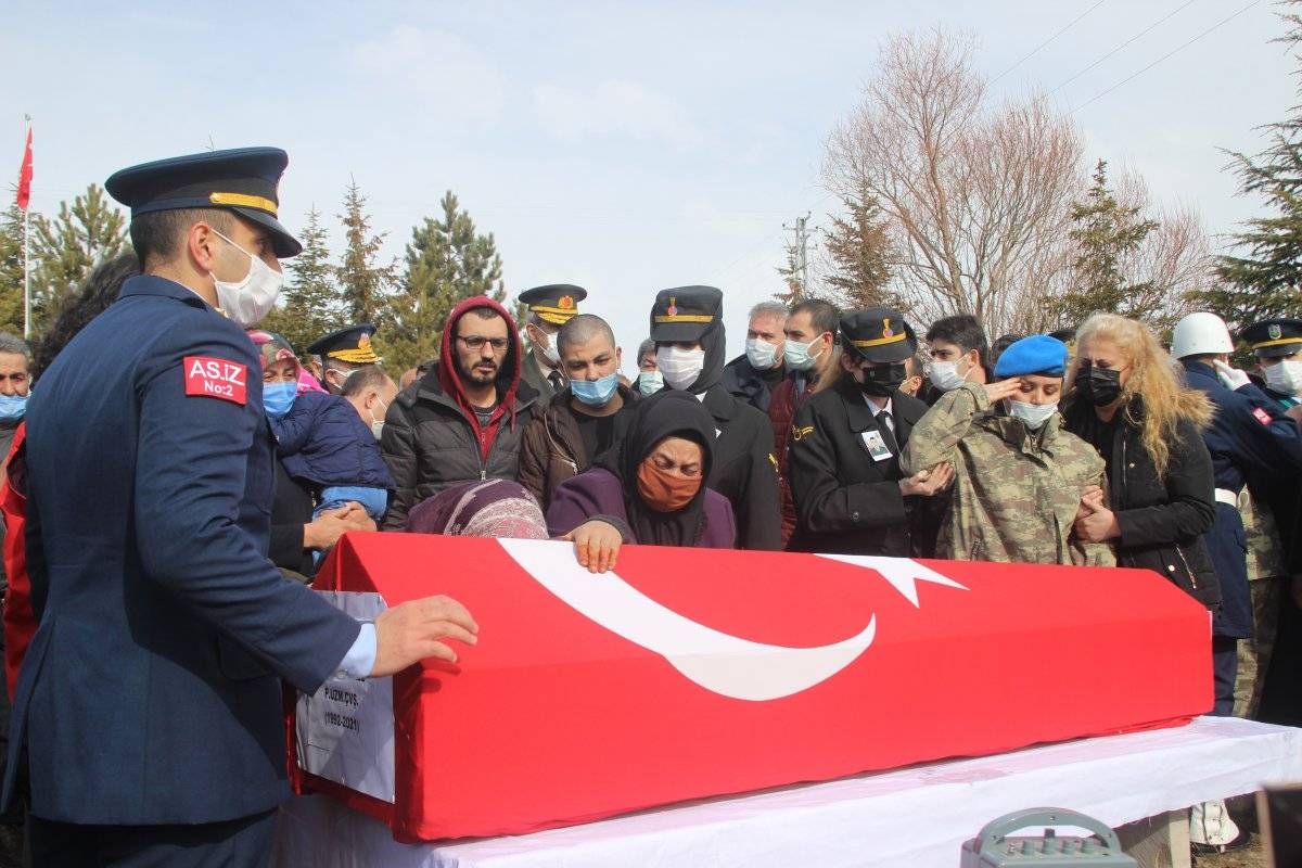 Kayseri şehit Uzman Çavuş Basri Demirel’i sonsuzluğa uğurladı
