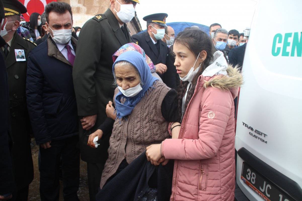 Kayseri şehit Uzman Çavuş Basri Demirel’i sonsuzluğa uğurladı