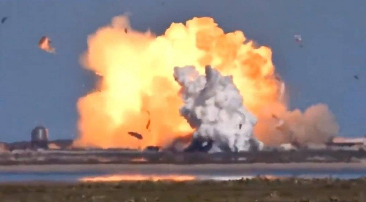 SpaceX’in uzay aracı Starship iniş yaparken patladı