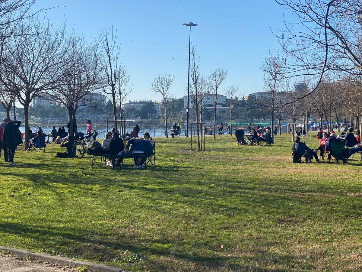 İstanbul'da güneşli hava, koronavirüsü bir anlığını da olsa unutturdu