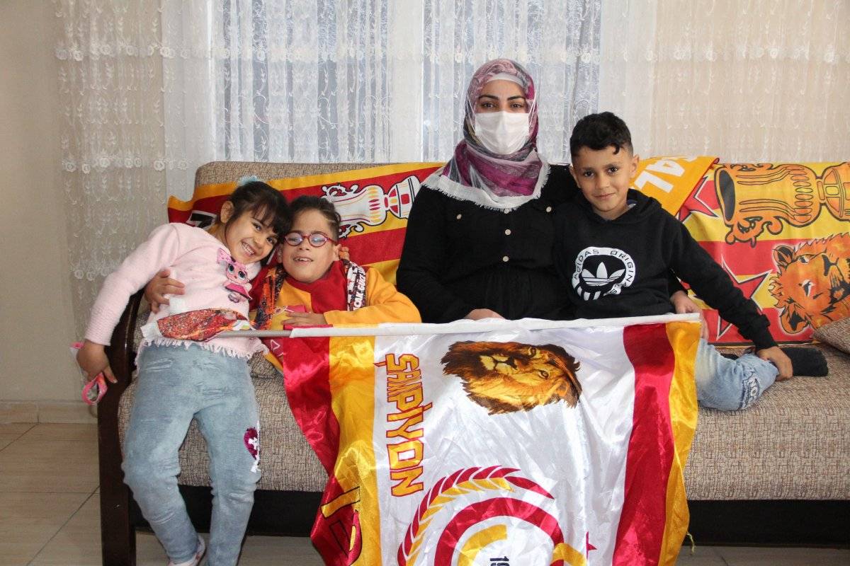 Mersinli engelli çocuk, Muslera ile tanışabilmenin hayalini kuruyor