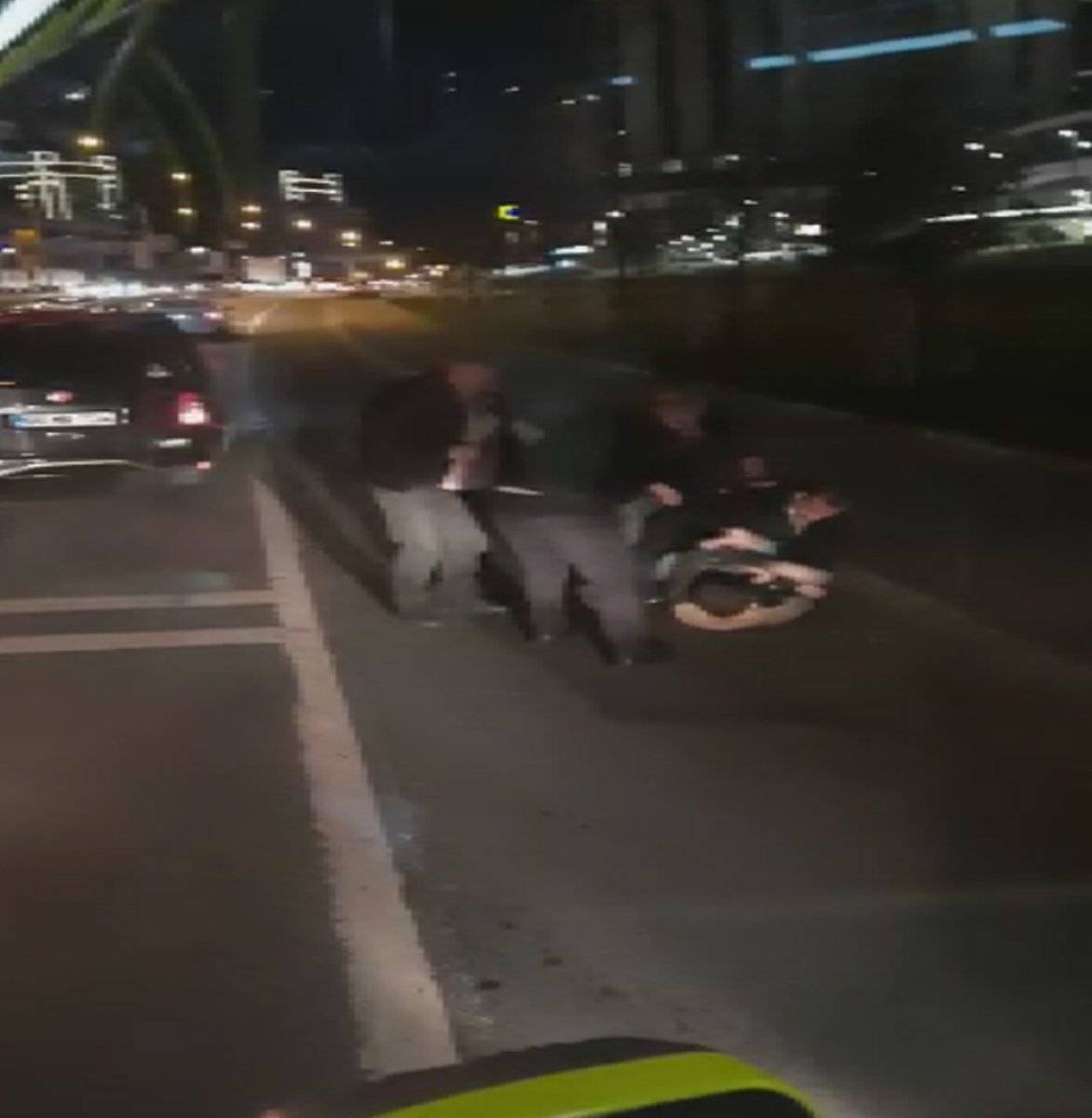 Beylikdüzü'nde kaza sonrası taksiciye dayak