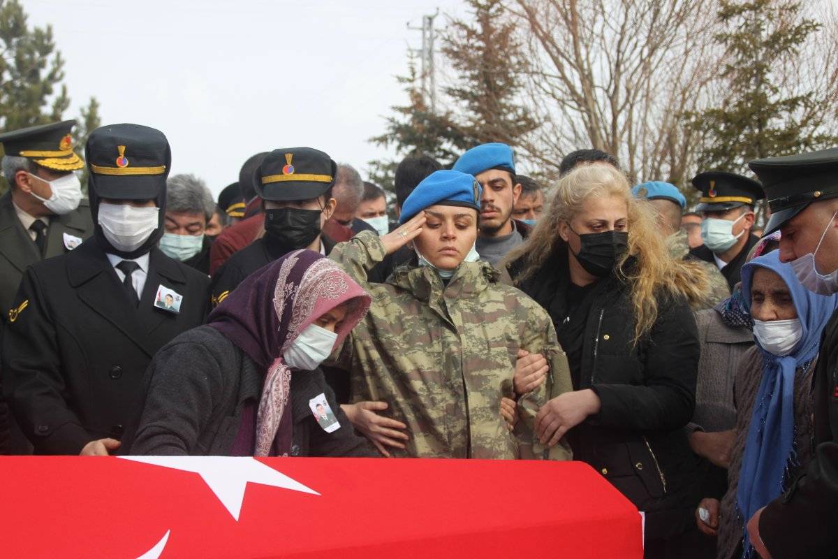 Kayseri şehit Uzman Çavuş Basri Demirel’i sonsuzluğa uğurladı