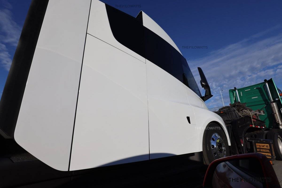 TESLA SEMI