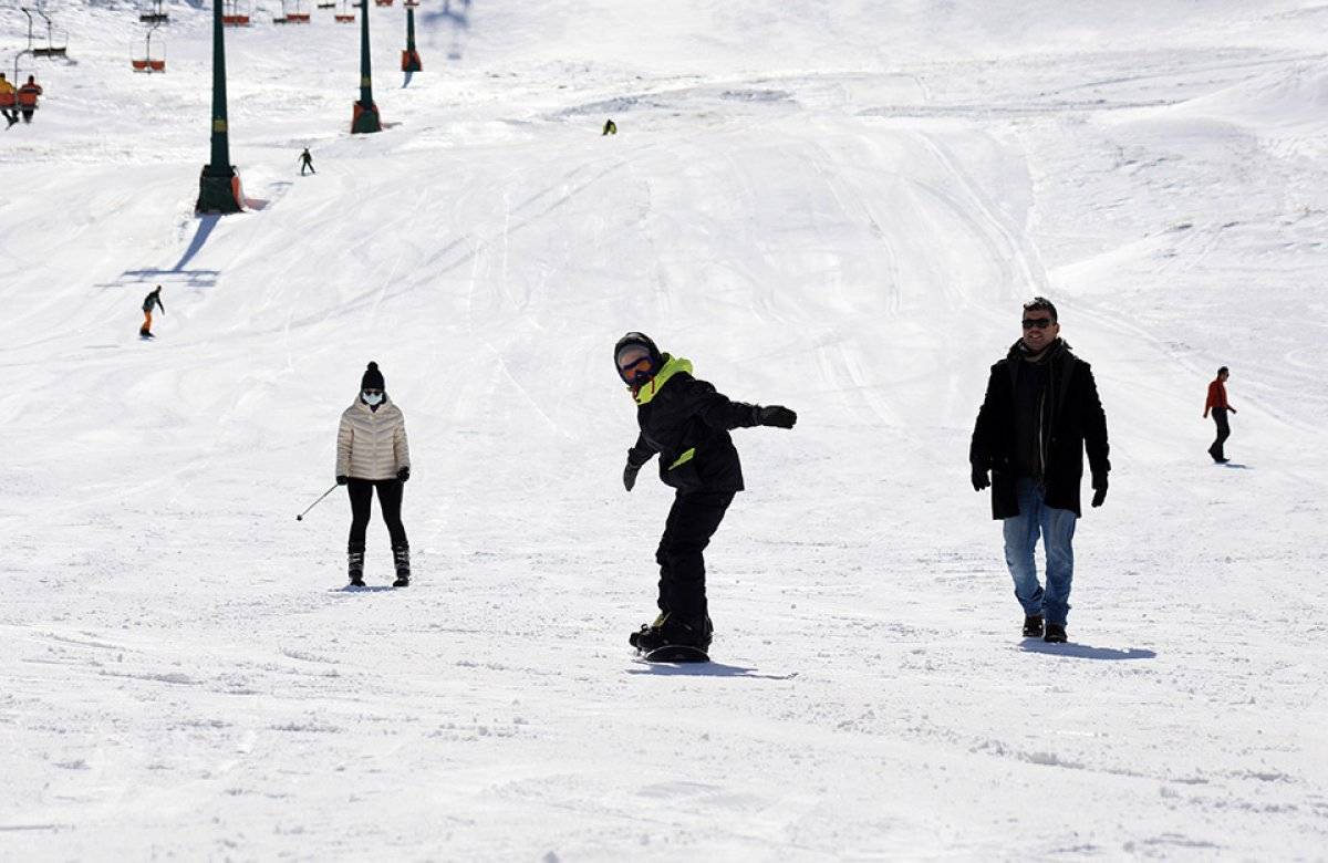 Antalya'da iki mevsim bir arada yaşanıyor