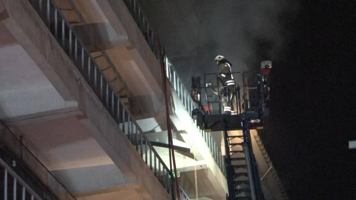 Bayrampaşa'da plastik atölyesinde yangın çıktı