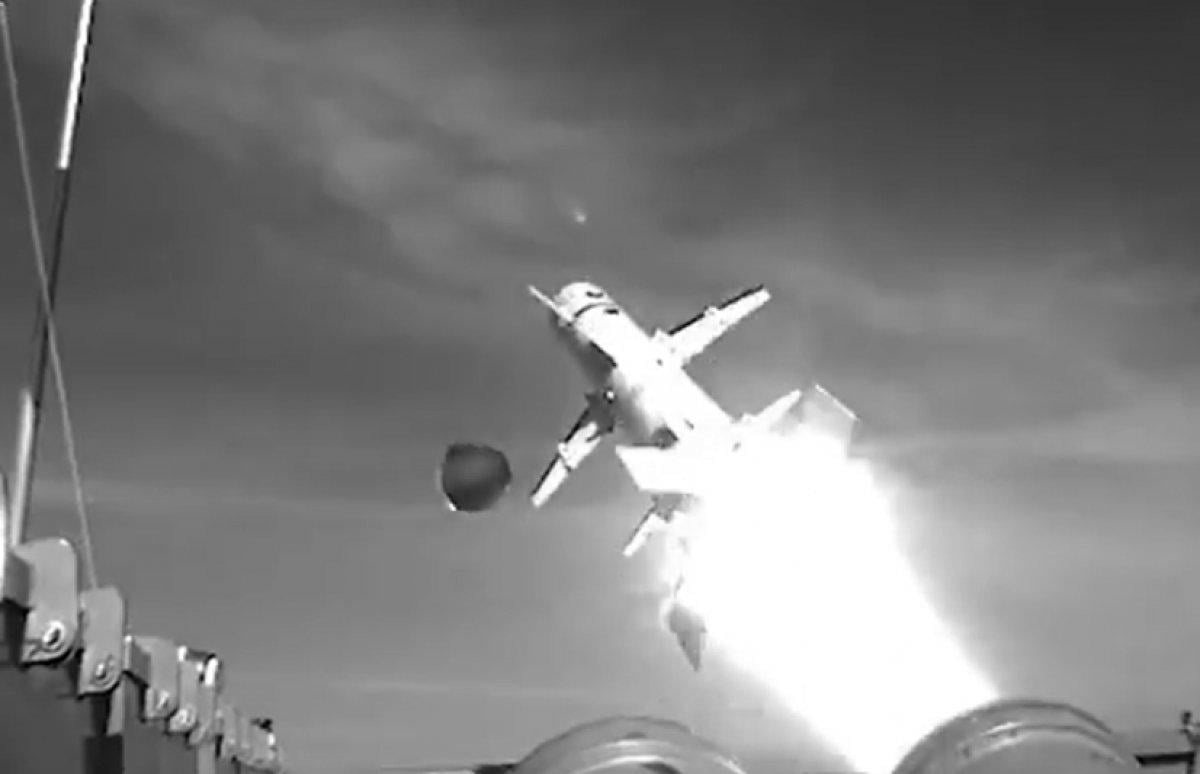 İlk milli gemisavar füzesi 'Atmaca' Sinop'ta test edildi