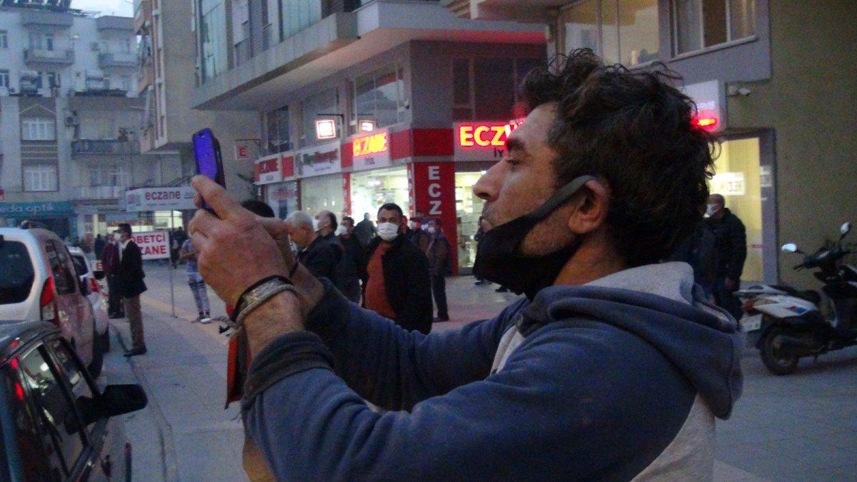 Antalya'da 13 çocuk babası çatıya çıktı, aşağıdakiler yaptıklarıyla pes dedirtti