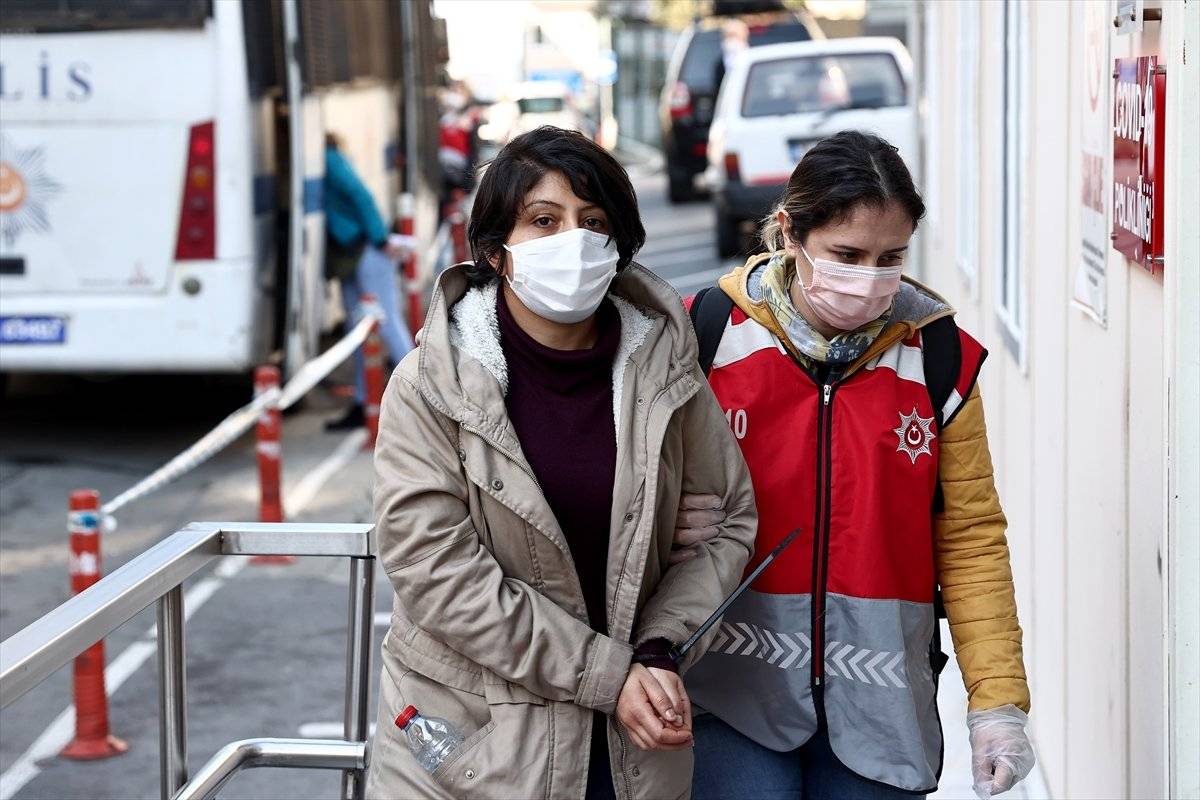 Kadıköy'deki olaylarda gözaltına alınan 23 şüpheli, adliyeye sevk edildi