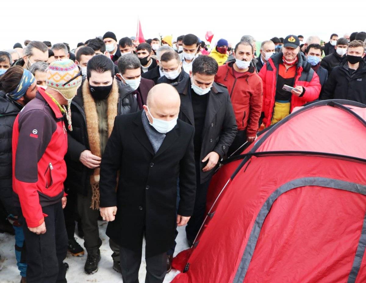 Ağrı Dağı, 6 yıl sonra resmi tırmanışlara törenle açıldı
