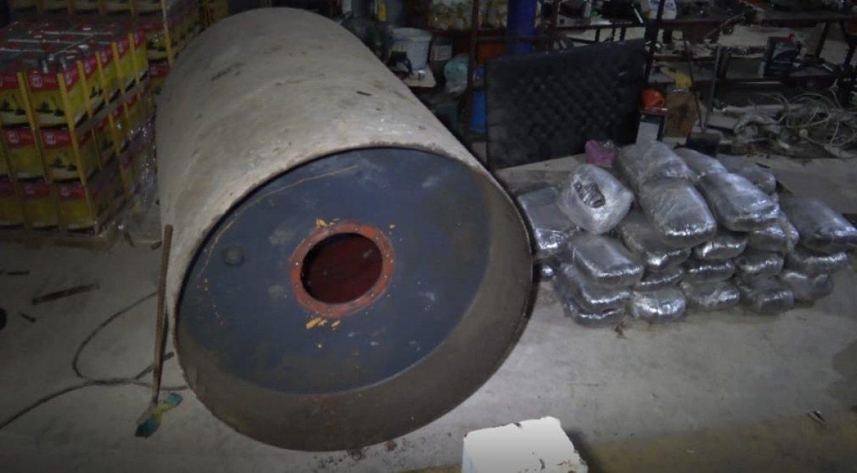 Mardin'de, iş makinasına gizlenmiş 195 kilo uyuşturucu ele geçirildi