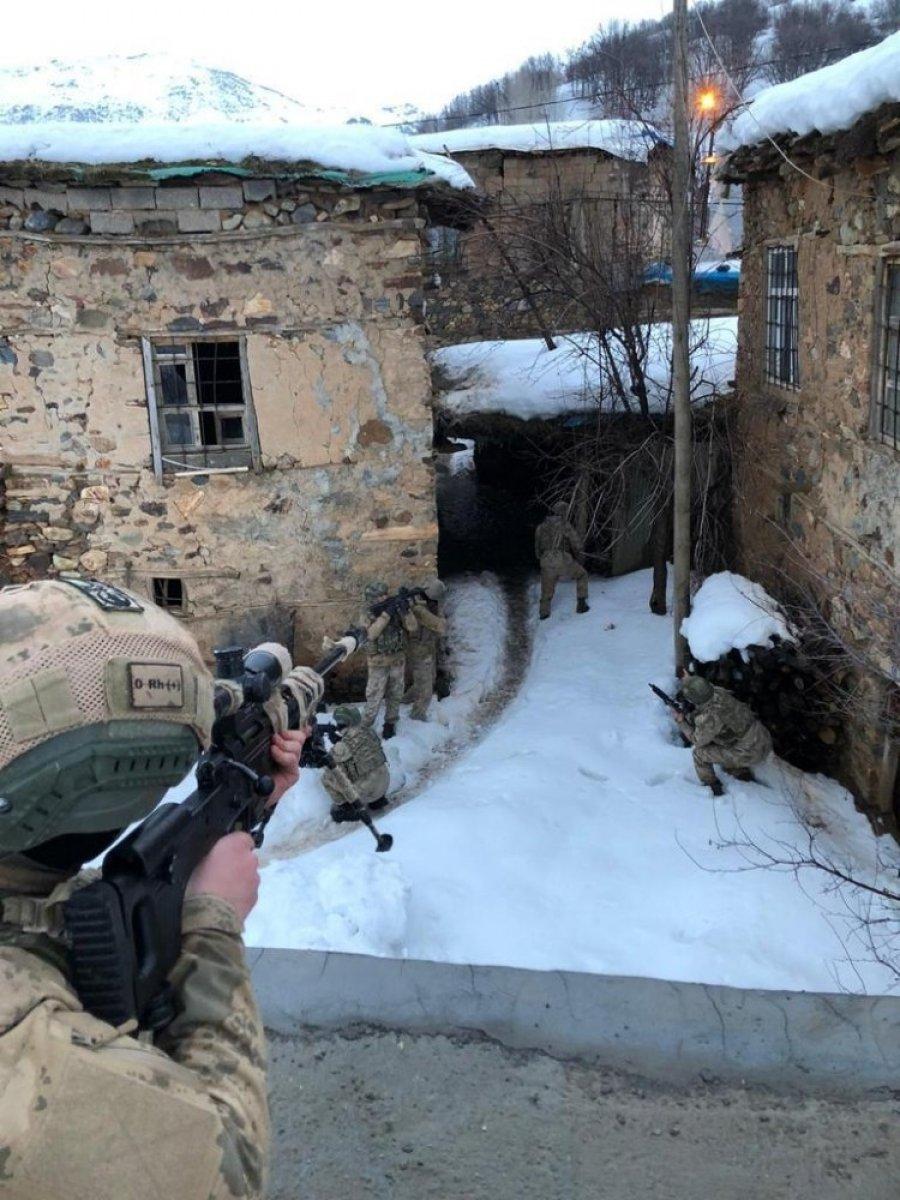 Bitlis’te eş zamanlı terör operasyonu: 11 gözaltı