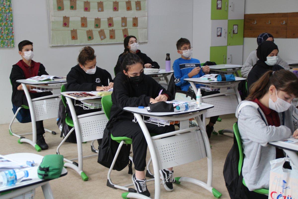 MEB'den ilkokul ve ortaokullarda yüz yüze eğitimin ayrıntıları