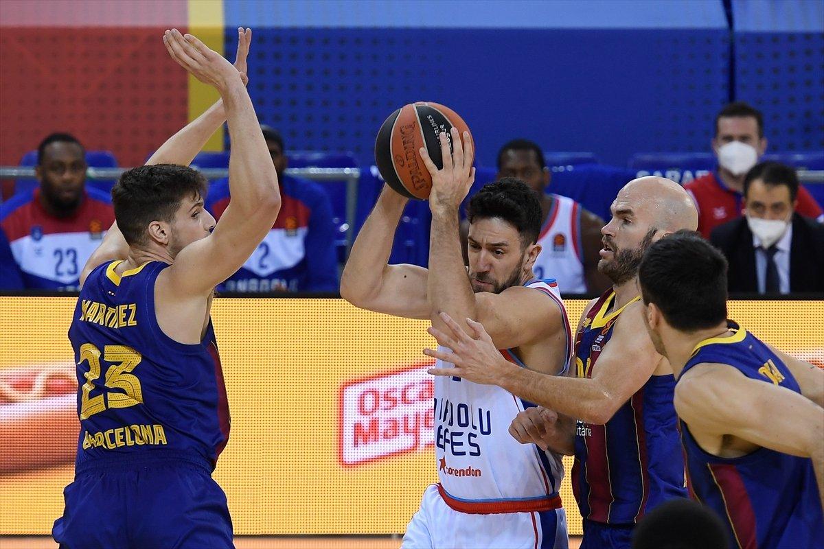 Anadolu Efes Avrupa Ligi'nde Barcelona'yı yendi