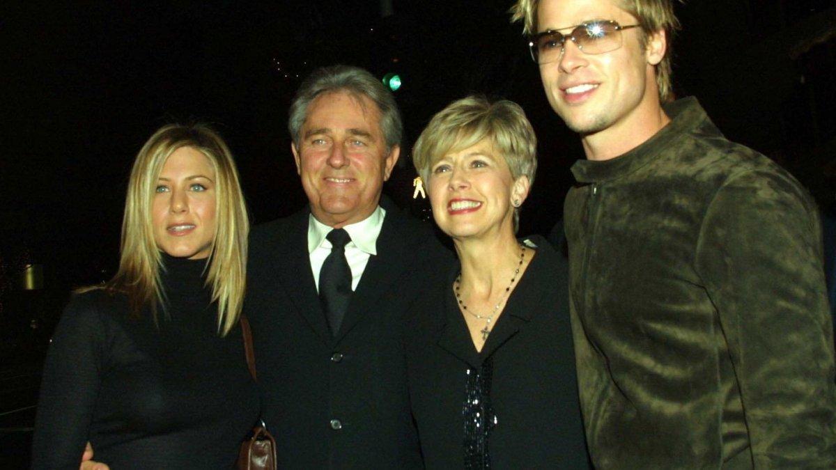 Brad Pitt’in annesi Jennifer Aniston'u istiyor